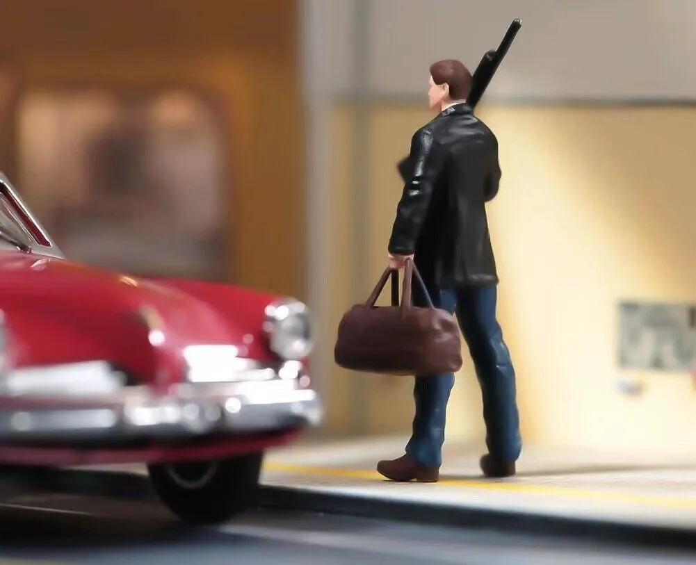 1:64 Painted Figure Model Miniature Resin Diorama Sand Killer Suit Man Gun Toy