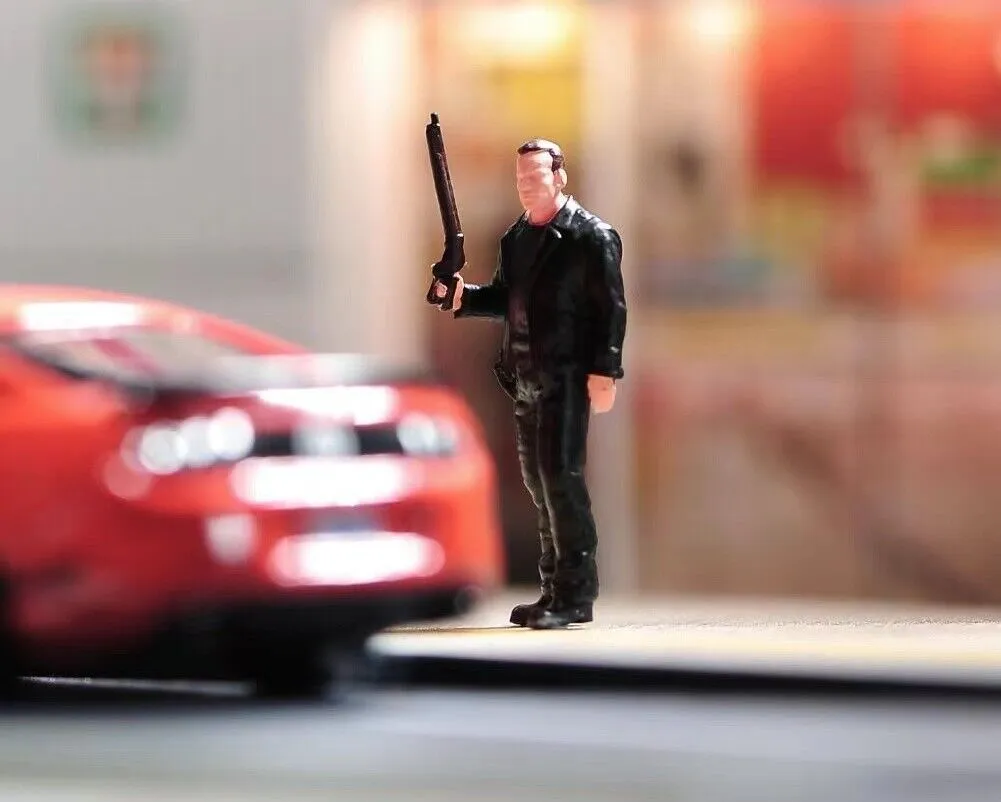1:64 Painted Figure Model Miniature Resin Diorama Sand Man With Long Gun Black