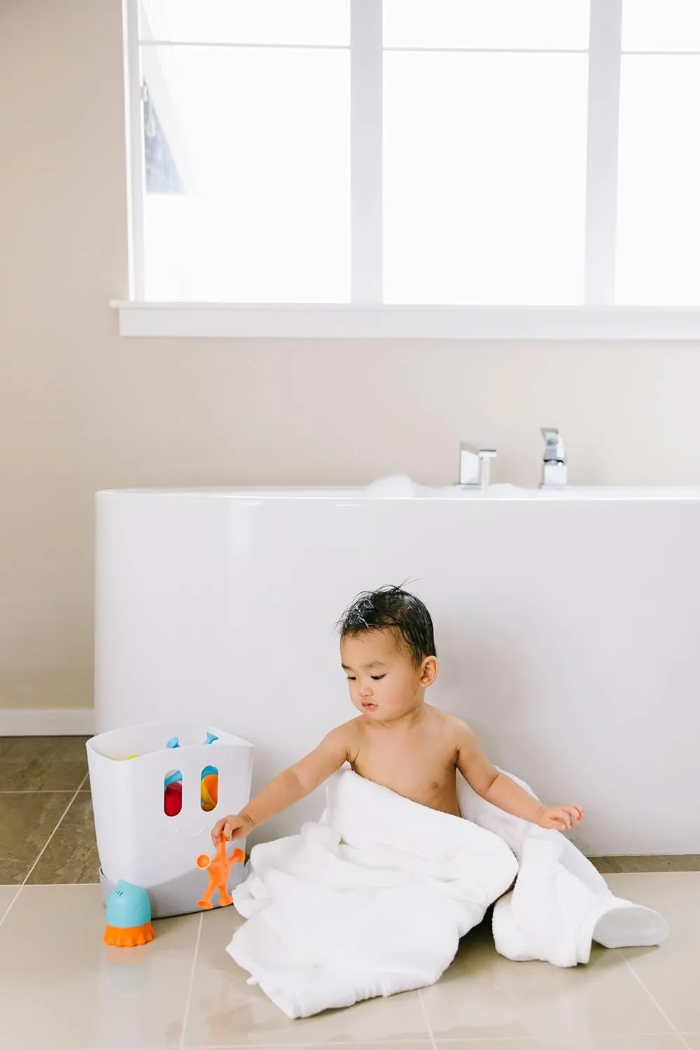 Bath Toy Bin$ Dishwasher Safe$ White Ubbi Baby Bath Time Essential Gift Set$ unconventional recurring seal luminous multitude bryn Stand Up Draining 