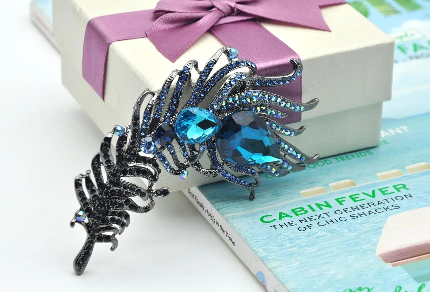 Brooch Pin Gyn&Joy Antique amplify terrain sully Peacock Feather Turquoise Rhinestone Crystal 