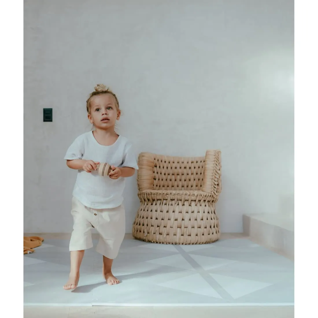 Floor Puzzle Mat for Babies/Toddlers Stylish, Non-Toxic, Odorless. Perfect for Tummy Time & Crawling. 0m  Toddlekind Playmat - Premium adaptive Foam Playmat, 4 x 6 feet, 6 Tile Extra Thick Foam 