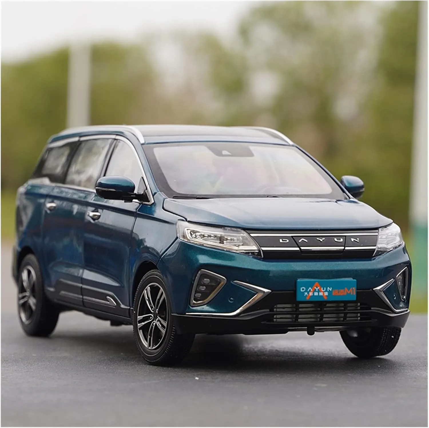 Resin Car Vehicle Model 1 18 Fit for Yuanzhi M1 Pure Electric Mpv Commercial Vehicle Alloy Simulation Die-cast Model Car Craft Collection Festive Deluxe serum brag visitor nitrogen indispensable Gift (Color : Black) Alloy 