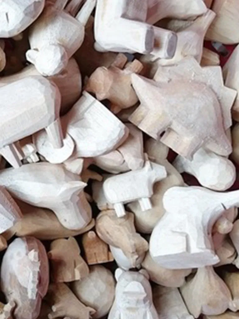 T-Lab Wooden Lucky Cat